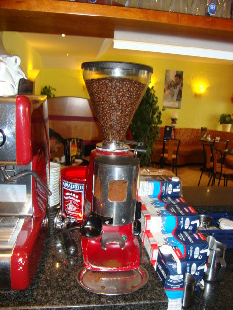 Kaffeemaschine im Eiscafé Calimero