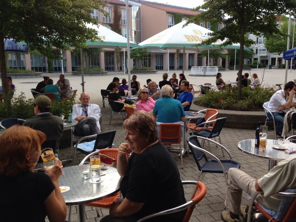 schöner Außenbereich im Eiscafé Calimero